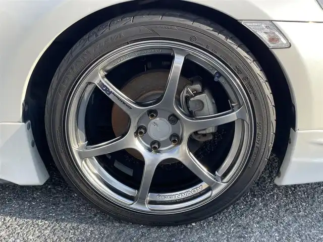 トヨタ ８６ GT 埼玉県 2013(平25)年 5.2万km サテンホワイトパール ・ディーラー点検記録簿/・ワンオーナー/・TRDエアロ/・HKSマフラー/・HKSサスペンション/・HKSタワーバー/・HKSマフラー/・ADVAN Racing RGIII 18インチAW/・純正アルミ車載/・HKSフラッシュエディター/・アルパインナビ/・バックカメラ/・プッシュスタート/・スマートキー×２/・革巻きステアリング/・電格ミラー/・オートライト/・フォグライト/・保証書/・取扱説明書