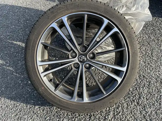 トヨタ ８６ GT 埼玉県 2013(平25)年 5.2万km サテンホワイトパール ・ディーラー点検記録簿/・ワンオーナー/・TRDエアロ/・HKSマフラー/・HKSサスペンション/・HKSタワーバー/・HKSマフラー/・ADVAN Racing RGIII 18インチAW/・純正アルミ車載/・HKSフラッシュエディター/・アルパインナビ/・バックカメラ/・プッシュスタート/・スマートキー×２/・革巻きステアリング/・電格ミラー/・オートライト/・フォグライト/・保証書/・取扱説明書
