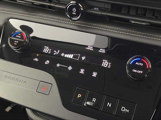 日産 セレナ ハイウェイスター V 新潟県 2023(令5)年 5.1万km ダイヤモンドブラック 純正メモリナビ/（BT/FM/AM/フルセグTV）/アラウンドビューモニター/ステアリングスイッチ/パドルシフト/デジタルインナーミラー/ワイヤレス充電/両側パワースライドドア/ブラインドスポットモニター/ハンズフリーオートスライドドア/サンシェード/ウィンカーミラー/電格ミラー/ETC2.0/取扱説明書/保証書/整備記録簿