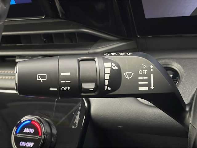 日産 セレナ ハイウェイスター V 新潟県 2023(令5)年 5.1万km ダイヤモンドブラック 純正メモリナビ/（BT/FM/AM/フルセグTV）/アラウンドビューモニター/ステアリングスイッチ/パドルシフト/デジタルインナーミラー/ワイヤレス充電/両側パワースライドドア/ブラインドスポットモニター/ハンズフリーオートスライドドア/サンシェード/ウィンカーミラー/電格ミラー/ETC2.0/取扱説明書/保証書/整備記録簿