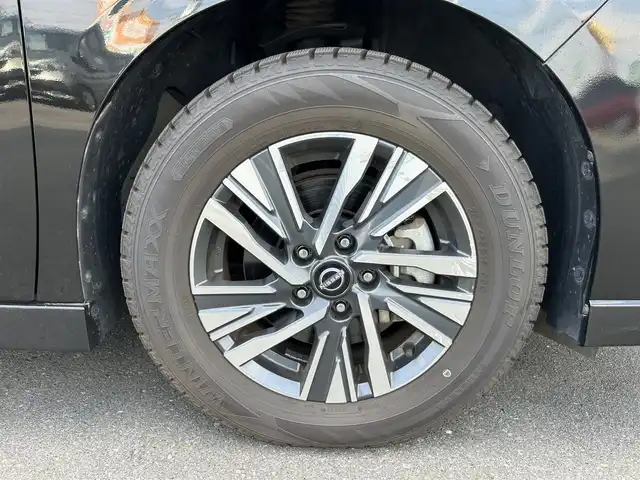 日産 セレナ ハイウェイスター V 静岡県 2023(令5)年 5.1万km ダイヤモンドブラック 純正メモリナビ/（BT/FM/AM/フルセグTV）/アラウンドビューモニター/ステアリングスイッチ/パドルシフト/デジタルインナーミラー/ワイヤレス充電/両側パワースライドドア/ブラインドスポットモニター/ハンズフリーオートスライドドア/サンシェード/ウィンカーミラー/電格ミラー/ETC2.0/取扱説明書/保証書