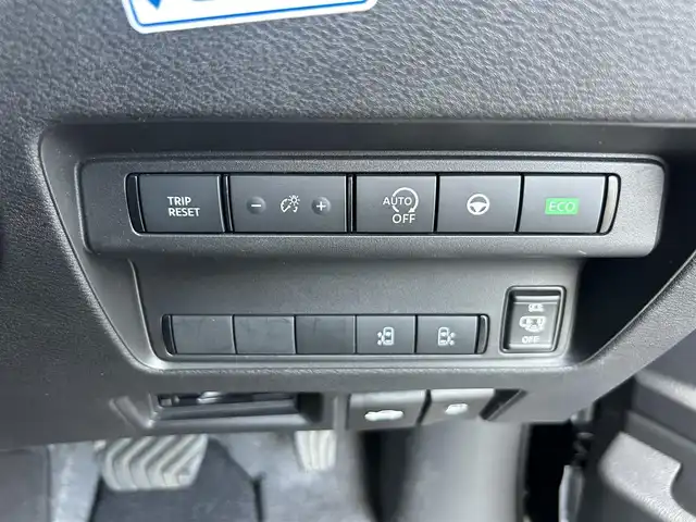 日産 セレナ ハイウェイスター V 静岡県 2023(令5)年 5.1万km ダイヤモンドブラック 純正メモリナビ/（BT/FM/AM/フルセグTV）/アラウンドビューモニター/ステアリングスイッチ/パドルシフト/デジタルインナーミラー/ワイヤレス充電/両側パワースライドドア/ブラインドスポットモニター/ハンズフリーオートスライドドア/サンシェード/ウィンカーミラー/電格ミラー/ETC2.0/取扱説明書/保証書