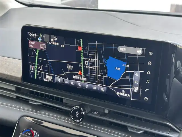 日産 セレナ ハイウェイスター V 静岡県 2023(令5)年 5.1万km ダイヤモンドブラック 純正メモリナビ/（BT/FM/AM/フルセグTV）/アラウンドビューモニター/ステアリングスイッチ/パドルシフト/デジタルインナーミラー/ワイヤレス充電/両側パワースライドドア/ブラインドスポットモニター/ハンズフリーオートスライドドア/サンシェード/ウィンカーミラー/電格ミラー/ETC2.0/取扱説明書/保証書