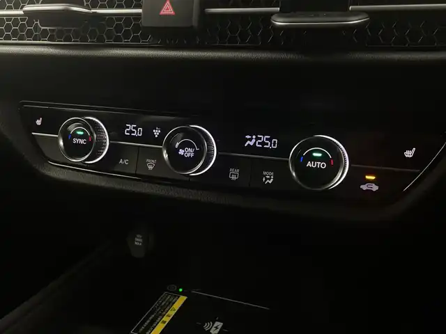 ホンダ ＺＲ－Ｖ ハイブリッド e:HEV Z 三重県 2023(令5)年 1.7万km クリスタルブラックパール 禁煙車　/ＢＯＳＥサウンド　/全方位モニター　/置くだけ充電　/純正ナビ/AM/FM/BT/USB/フルセグTV/スマホ連動　/2.0ＥＴＣ　/レザーシート　/シートヒーター/パワーシート　/クリアランスソナー　/ステアリングヒーター　/前後ドライブレコーダー　/パドルシフト　/パワーバックドア/取扱説明書/スペアキー有り