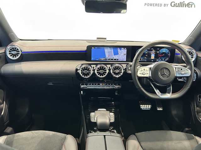メルセデス・ベンツ ＣＬＡ２００ｄ AMGライン 福岡県 2022(令4)年 1.3万km コスモスブラック ＡＭＧラインＰＫＧ　/マルチビームＬＥＤヘッドライト　/ＡＣＣ　/ＢＳＭ　/アンビエントライト　/ハーフレザー　/純正ナビ／フルセグ　/Ｂｌｕｅｔｏｏｔｈ　/Ｂカメラ　/前後ドライブレコーダー　/純正１８インチＡＷ