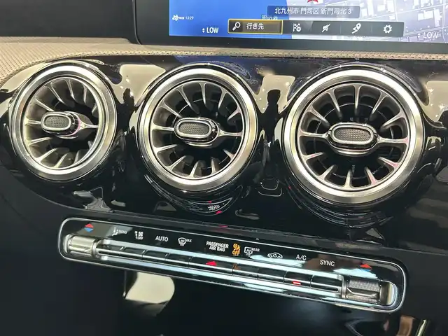 メルセデス・ベンツ ＣＬＡ２００ｄ AMGライン 福岡県 2022(令4)年 1.3万km コスモスブラック ＡＭＧラインＰＫＧ　/マルチビームＬＥＤヘッドライト　/ＡＣＣ　/ＢＳＭ　/アンビエントライト　/ハーフレザー　/純正ナビ／フルセグ　/Ｂｌｕｅｔｏｏｔｈ　/Ｂカメラ　/前後ドライブレコーダー　/純正１８インチＡＷ