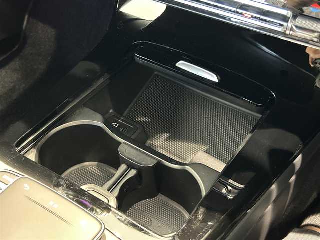 メルセデス・ベンツ ＣＬＡ２００ｄ AMGライン 福岡県 2022(令4)年 1.3万km コスモスブラック ＡＭＧラインＰＫＧ　/マルチビームＬＥＤヘッドライト　/ＡＣＣ　/ＢＳＭ　/アンビエントライト　/ハーフレザー　/純正ナビ／フルセグ　/Ｂｌｕｅｔｏｏｔｈ　/Ｂカメラ　/前後ドライブレコーダー　/純正１８インチＡＷ