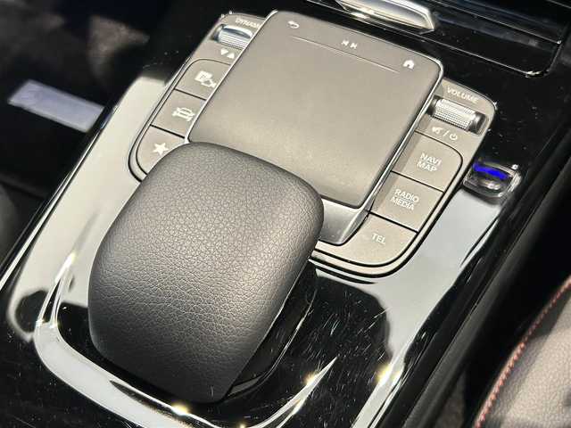 メルセデス・ベンツ ＣＬＡ２００ｄ AMGライン 福岡県 2022(令4)年 1.3万km コスモスブラック ＡＭＧラインＰＫＧ　/マルチビームＬＥＤヘッドライト　/ＡＣＣ　/ＢＳＭ　/アンビエントライト　/ハーフレザー　/純正ナビ／フルセグ　/Ｂｌｕｅｔｏｏｔｈ　/Ｂカメラ　/前後ドライブレコーダー　/純正１８インチＡＷ