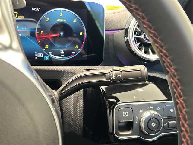 メルセデス・ベンツ ＣＬＡ２００ｄ AMGライン 福岡県 2022(令4)年 1.3万km コスモスブラック ＡＭＧラインＰＫＧ　/マルチビームＬＥＤヘッドライト　/ＡＣＣ　/ＢＳＭ　/アンビエントライト　/ハーフレザー　/純正ナビ／フルセグ　/Ｂｌｕｅｔｏｏｔｈ　/Ｂカメラ　/前後ドライブレコーダー　/純正１８インチＡＷ