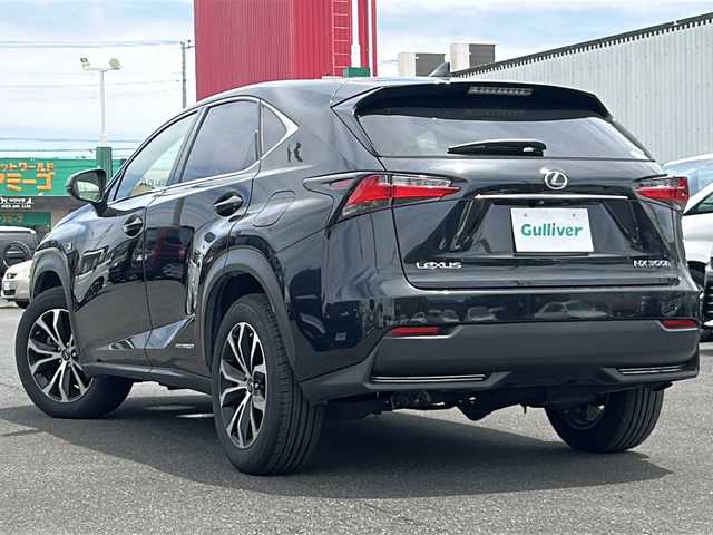 レクサス ＮＸ 300h Fスポーツ 茨城県 2016(平28)年 8.4万km グラファイトブラックガラスフレーク パノラマルーフ/純正メモリナビ/(地デジTV・CD・DVD・BT・USB・ラジオ再生)/プリクラッシュセーフティ/パノラミックビューモニター/パワーバックドア/レーダークルーズコントロール/レーンアシスト/本革シート/シートヒーター/パワーシート/ブラインドスポットモニター/ETC/オートライト/３眼LEDヘッドライト/純正inアルミホイール/純正フロアマット/スマートキー