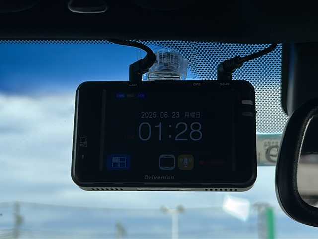 レクサス ＮＸ 300h Fスポーツ 茨城県 2016(平28)年 8.4万km グラファイトブラックガラスフレーク パノラマルーフ/純正メモリナビ/(地デジTV・CD・DVD・BT・USB・ラジオ再生)/プリクラッシュセーフティ/パノラミックビューモニター/パワーバックドア/レーダークルーズコントロール/レーンアシスト/本革シート/シートヒーター/パワーシート/ブラインドスポットモニター/ETC/オートライト/３眼LEDヘッドライト/純正inアルミホイール/純正フロアマット/スマートキー