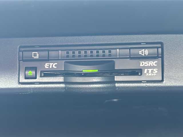 レクサス ＮＸ 300h Fスポーツ 茨城県 2016(平28)年 8.4万km グラファイトブラックガラスフレーク パノラマルーフ/純正メモリナビ/(地デジTV・CD・DVD・BT・USB・ラジオ再生)/プリクラッシュセーフティ/パノラミックビューモニター/パワーバックドア/レーダークルーズコントロール/レーンアシスト/本革シート/シートヒーター/パワーシート/ブラインドスポットモニター/ETC/オートライト/３眼LEDヘッドライト/純正inアルミホイール/純正フロアマット/スマートキー