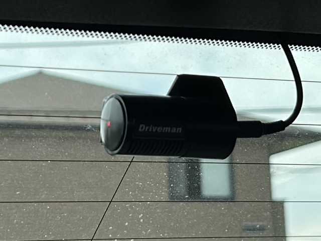レクサス ＮＸ 300h Fスポーツ 茨城県 2016(平28)年 8.4万km グラファイトブラックガラスフレーク パノラマルーフ/純正メモリナビ/(地デジTV・CD・DVD・BT・USB・ラジオ再生)/プリクラッシュセーフティ/パノラミックビューモニター/パワーバックドア/レーダークルーズコントロール/レーンアシスト/本革シート/シートヒーター/パワーシート/ブラインドスポットモニター/ETC/オートライト/３眼LEDヘッドライト/純正inアルミホイール/純正フロアマット/スマートキー