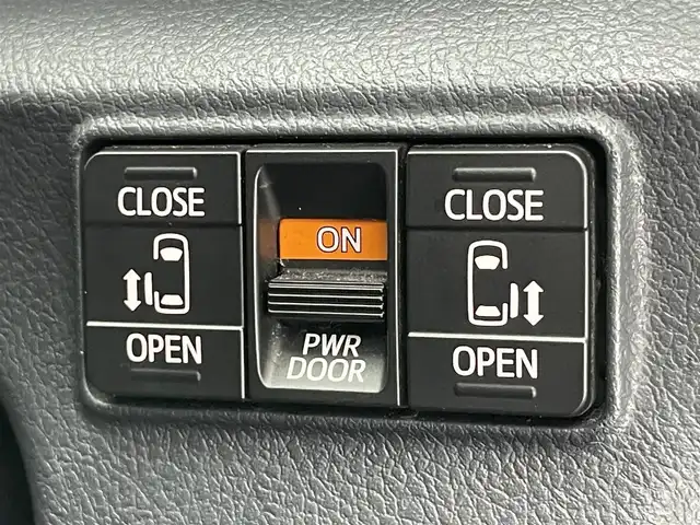 トヨタ シエンタ ハイブリッド G 愛知県 2015(平27)年 8.9万km ブラックマイカ 純正ナビ　フルセグＴＶ　Ｂｌｕｅｔｏｏｔｈ　シートヒーター　両側パワースライドドア　セーフティセンス　衝突軽減　車線逸脱　バックカメラ　ＥＴＣ　フロアマット　ＬＥＤオートライト　フォグライト　禁煙車