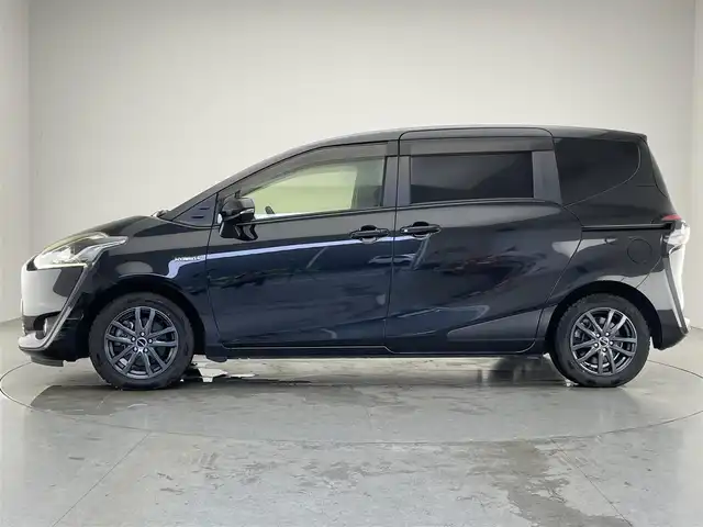 トヨタ シエンタ ハイブリッド G 愛知県 2015(平27)年 8.9万km ブラックマイカ 純正ナビ　フルセグＴＶ　Ｂｌｕｅｔｏｏｔｈ　シートヒーター　両側パワースライドドア　セーフティセンス　衝突軽減　車線逸脱　バックカメラ　ＥＴＣ　フロアマット　ＬＥＤオートライト　フォグライト　禁煙車