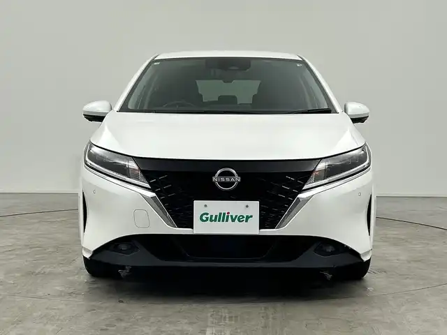 日産 ノート S 三重県 2021(令3)年 4.6万km ピュアホワイトパール ナビ取付パッケージ/アラウンドビューモニター/ナビ非連動/インテリジェントルームミラー/BSW+BSI+RCTA/リモコンドアミラー/インテリジェントキー/LEDヘッドランプ/アダプティブLEDヘッドライトシステム/LEDフォグランプ/エマージェンシーブレーキ/車線逸脱警報/コーナーセンサー/社外ナビ（D308BT）/・CD/DVD/BT/FM/AM/ステアリングスイッチ（ナビ非連動）/電動パーキングブレーキ/オートホールド/オートライト/スペアキー/純正ホイールタイヤ2025年製造/レンタカーアップ/社外前方ドライブレコーダー/ETC/社外フロアマット