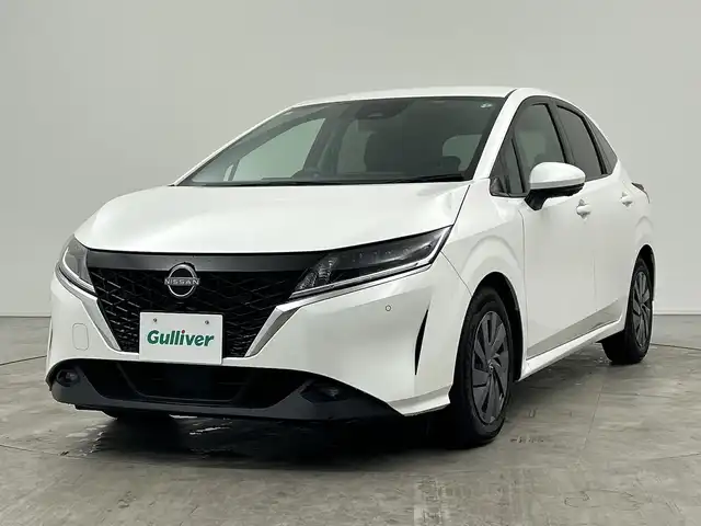 日産 ノート S 三重県 2021(令3)年 4.6万km ピュアホワイトパール ナビ取付パッケージ/アラウンドビューモニター/ナビ非連動/インテリジェントルームミラー/BSW+BSI+RCTA/リモコンドアミラー/インテリジェントキー/LEDヘッドランプ/アダプティブLEDヘッドライトシステム/LEDフォグランプ/エマージェンシーブレーキ/車線逸脱警報/コーナーセンサー/社外ナビ（D308BT）/・CD/DVD/BT/FM/AM/ステアリングスイッチ（ナビ非連動）/電動パーキングブレーキ/オートホールド/オートライト/スペアキー/純正ホイールタイヤ2025年製造/レンタカーアップ/社外前方ドライブレコーダー/ETC/社外フロアマット