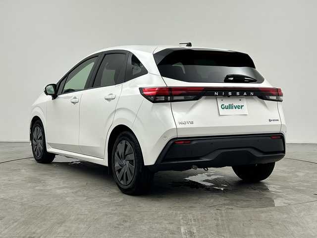 日産 ノート S 三重県 2021(令3)年 4.6万km ピュアホワイトパール ナビ取付パッケージ/アラウンドビューモニター/ナビ非連動/インテリジェントルームミラー/BSW+BSI+RCTA/リモコンドアミラー/インテリジェントキー/LEDヘッドランプ/アダプティブLEDヘッドライトシステム/LEDフォグランプ/エマージェンシーブレーキ/車線逸脱警報/コーナーセンサー/社外ナビ（D308BT）/・CD/DVD/BT/FM/AM/ステアリングスイッチ（ナビ非連動）/電動パーキングブレーキ/オートホールド/オートライト/スペアキー/純正ホイールタイヤ2025年製造/レンタカーアップ/社外前方ドライブレコーダー/ETC/社外フロアマット