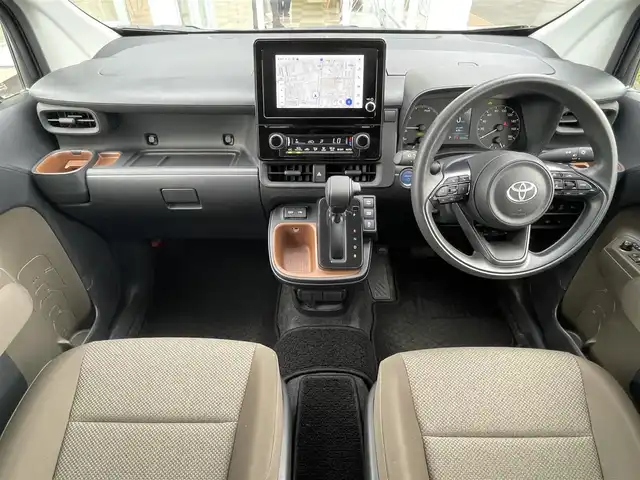 トヨタ シエンタ ハイブリッド G 道央・札幌 2024(令6)年 2.3万km ブラック ・４WD/・衝突軽減ブレーキ/・寒冷地仕様/・純正ディスプレイオーディオ/　BT＆USB＆TV/・バックカメラ/・両側パワースライドドア/・コーナーセンサー/・レーダークルーズコントロール/・ブラインドスポットモニター/・レーンキープアシスト/・オートエアコン/・オートライト/・オートリトラミラー/・ビルトインETC/・ステアリングスイッチ/・ハンズフリー/・フロアマット/・ウィンカーミラー/・ワイパー熱線