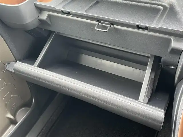 トヨタ シエンタ ハイブリッド G 道央・札幌 2024(令6)年 2.3万km ブラック ・４WD/・衝突軽減ブレーキ/・寒冷地仕様/・純正ディスプレイオーディオ/　BT＆USB＆TV/・バックカメラ/・両側パワースライドドア/・コーナーセンサー/・レーダークルーズコントロール/・ブラインドスポットモニター/・レーンキープアシスト/・オートエアコン/・オートライト/・オートリトラミラー/・ビルトインETC/・ステアリングスイッチ/・ハンズフリー/・フロアマット/・ウィンカーミラー/・ワイパー熱線