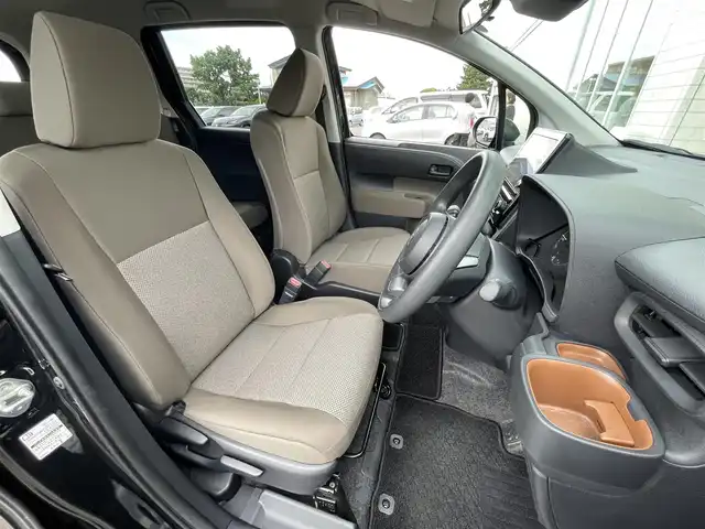 トヨタ シエンタ ハイブリッド G 道央・札幌 2024(令6)年 2.3万km ブラック ・４WD/・衝突軽減ブレーキ/・寒冷地仕様/・純正ディスプレイオーディオ/　BT＆USB＆TV/・バックカメラ/・両側パワースライドドア/・コーナーセンサー/・レーダークルーズコントロール/・ブラインドスポットモニター/・レーンキープアシスト/・オートエアコン/・オートライト/・オートリトラミラー/・ビルトインETC/・ステアリングスイッチ/・ハンズフリー/・フロアマット/・ウィンカーミラー/・ワイパー熱線