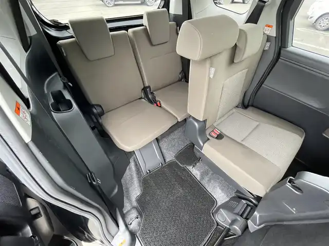 トヨタ シエンタ ハイブリッド G 道央・札幌 2024(令6)年 2.3万km ブラック ・４WD/・衝突軽減ブレーキ/・寒冷地仕様/・純正ディスプレイオーディオ/　BT＆USB＆TV/・バックカメラ/・両側パワースライドドア/・コーナーセンサー/・レーダークルーズコントロール/・ブラインドスポットモニター/・レーンキープアシスト/・オートエアコン/・オートライト/・オートリトラミラー/・ビルトインETC/・ステアリングスイッチ/・ハンズフリー/・フロアマット/・ウィンカーミラー/・ワイパー熱線