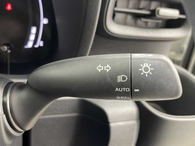 トヨタ シエンタ ハイブリッド Z 岐阜県 2023(令5)年 2.6万km ホワイトパールクリスタルシャイン 純正10.5型ディスプレイオーディオ/AM/FM/AppleCarPlay/AndroidAuto/Miracast/フルセグTV/パノラミックビューモニター/ビルトインETC/前方ドライブレコーダー/両側パワースライドドア/シートヒーター（運転席・助手席）/ステアリングヒーター/AC100V/AC1500W/LEDヘッドランプ/フォグランプ/トヨタセーフティーセンス/レーントレーシングアシスト/レーンディパーチャーアラート/レーダークルーズコントロール（全車速追従機能付）/アダプティブハイビームシステム［AHS］/オートマチックハイビーム［AHB］/ブラインドスポットモニター［BSM］