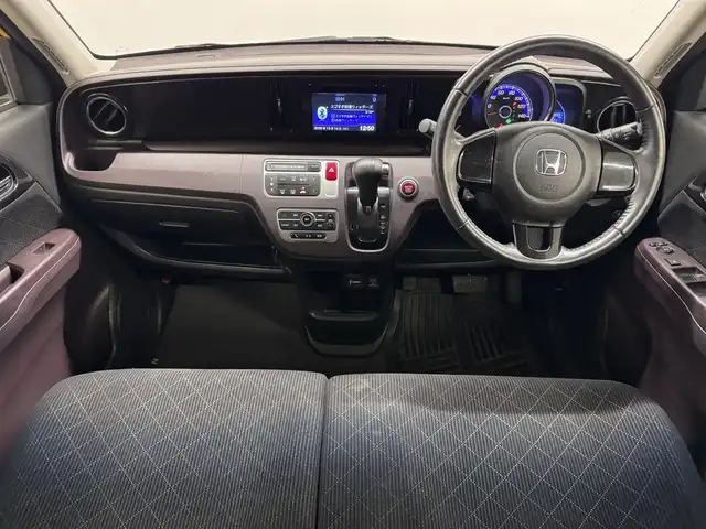 ホンダ Ｎ ＯＮＥ プレミアム Lパッケージ 三重県 2013(平25)年 4万km プレミアムイエローパールⅡ ガソリン/FF/インパネCVT/【OP】純正 6.1インチ スマートフォン連携対応ディスプレイオーディオ/（FM/AM/CD/USB/iPod/HDMI/Bluetooth）/バックカメラ（3ビュー切り替え式）/ETC/安全/・VSA〈ABS＋TCS＋横すべり抑制〉/・サイドカーテンエアバッグシステム/など/装備/・オートエアコン/・オートライト/・プロジェクタータイプディスチャージヘッドライト（HID）/・フロントフォグランプ/・ECON機能/・14インチアルミホイール/・保/取/ディスプレイオーディオ取/・スマートキーx1/など