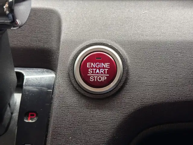 ホンダ Ｎ ＯＮＥ プレミアム Lパッケージ 三重県 2013(平25)年 4万km プレミアムイエローパールⅡ ガソリン/FF/インパネCVT/【OP】純正 6.1インチ スマートフォン連携対応ディスプレイオーディオ/（FM/AM/CD/USB/iPod/HDMI/Bluetooth）/バックカメラ（3ビュー切り替え式）/ETC/安全/・VSA〈ABS＋TCS＋横すべり抑制〉/・サイドカーテンエアバッグシステム/など/装備/・オートエアコン/・オートライト/・プロジェクタータイプディスチャージヘッドライト（HID）/・フロントフォグランプ/・ECON機能/・14インチアルミホイール/・保/取/ディスプレイオーディオ取/・スマートキーx1/など