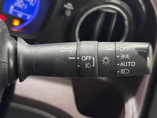 ホンダ Ｎ ＯＮＥ プレミアム Lパッケージ 三重県 2013(平25)年 4万km プレミアムイエローパールⅡ ガソリン/FF/インパネCVT/【OP】純正 6.1インチ スマートフォン連携対応ディスプレイオーディオ/（FM/AM/CD/USB/iPod/HDMI/Bluetooth）/バックカメラ（3ビュー切り替え式）/ETC/安全/・VSA〈ABS＋TCS＋横すべり抑制〉/・サイドカーテンエアバッグシステム/など/装備/・オートエアコン/・オートライト/・プロジェクタータイプディスチャージヘッドライト（HID）/・フロントフォグランプ/・ECON機能/・14インチアルミホイール/・保/取/ディスプレイオーディオ取/・スマートキーx1/など