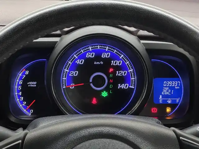 ホンダ Ｎ ＯＮＥ プレミアム Lパッケージ 三重県 2013(平25)年 4万km プレミアムイエローパールⅡ ガソリン/FF/インパネCVT/【OP】純正 6.1インチ スマートフォン連携対応ディスプレイオーディオ/（FM/AM/CD/USB/iPod/HDMI/Bluetooth）/バックカメラ（3ビュー切り替え式）/ETC/安全/・VSA〈ABS＋TCS＋横すべり抑制〉/・サイドカーテンエアバッグシステム/など/装備/・オートエアコン/・オートライト/・プロジェクタータイプディスチャージヘッドライト（HID）/・フロントフォグランプ/・ECON機能/・14インチアルミホイール/・保/取/ディスプレイオーディオ取/・スマートキーx1/など