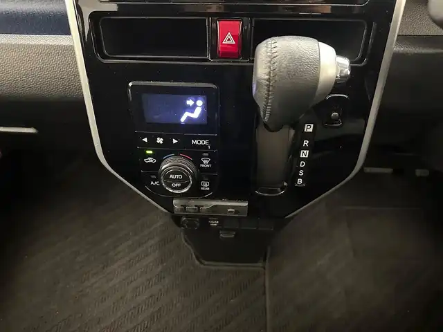 トヨタ タンク カスタムG S 兵庫県 2018(平30)年 8.9万km ブラックマイカ/マゼンダベリーメタリック 社外メモリナビ(CD/DVD/Bluetooth/フルセグ)/バックカメラ/両側パワースライドドア/クルーズコントロール/コーナーセンサー/オートライト/LEDヘッドライト/LEDフォグライト/純正14インチアルミホイール/純正フロアマット/レーンキープアシスト/ETC