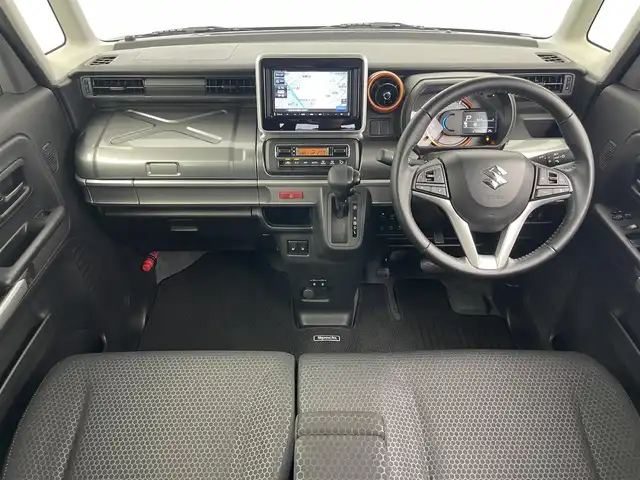 スズキ スペーシア ギア HYBRID XZ 愛知県 2020(令2)年 2.6万km クールカーキパールメタリック/ガンメタリック2トーン スズキセーフティサポート/　　・デュアルカメラブレーキサポート/　　・車線逸脱警報機能/　　・車線逸脱抑制機能/　　・ふらつき警報/　　・アダプティブクルーズコントロール/　　・ハイビームアシスト/ストラーダ7インチナビ/　　CD/DVD/BT/ワンセグ/バックカメラ/ドライブレコーダー/ETC/革巻きステアリング/シートヒーター（前席）/両側パワースライドドア/ルーフレール/純正LEDヘッドライト/フォグランプ