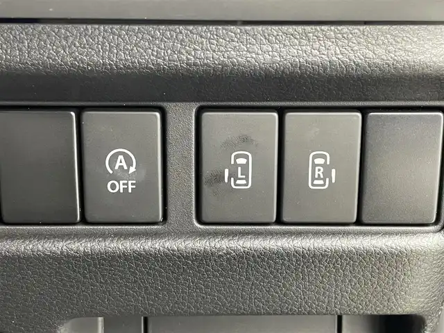 スズキ スペーシア ギア HYBRID XZ 愛知県 2020(令2)年 2.6万km クールカーキパールメタリック/ガンメタリック2トーン スズキセーフティサポート/　　・デュアルカメラブレーキサポート/　　・車線逸脱警報機能/　　・車線逸脱抑制機能/　　・ふらつき警報/　　・アダプティブクルーズコントロール/　　・ハイビームアシスト/ストラーダ7インチナビ/　　CD/DVD/BT/ワンセグ/バックカメラ/ドライブレコーダー/ETC/革巻きステアリング/シートヒーター（前席）/両側パワースライドドア/ルーフレール/純正LEDヘッドライト/フォグランプ