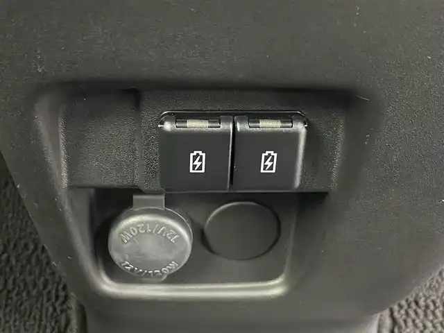 スズキ スペーシア ギア HYBRID XZ 愛知県 2020(令2)年 2.6万km クールカーキパールメタリック/ガンメタリック2トーン スズキセーフティサポート/　　・デュアルカメラブレーキサポート/　　・車線逸脱警報機能/　　・車線逸脱抑制機能/　　・ふらつき警報/　　・アダプティブクルーズコントロール/　　・ハイビームアシスト/ストラーダ7インチナビ/　　CD/DVD/BT/ワンセグ/バックカメラ/ドライブレコーダー/ETC/革巻きステアリング/シートヒーター（前席）/両側パワースライドドア/ルーフレール/純正LEDヘッドライト/フォグランプ