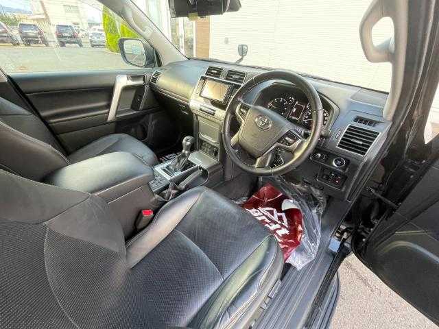 トヨタ ランドクルーザー プラド TX Lパッケージ 岩手県 2019(平31)年 16.7万km ブラック 純正ナビ/ＣＤ／ＤＶＤ／ＢＴ／フルセグ/ワンオーナー/パワーシート/パワーシート/シートヒーター／クーラー/寒冷地仕様/前後ドラレコ/レーダークルコン/前後ソナー/ワイパーデアイサー/ＥＴＣ/純正フロアマット/保証書/取扱説明書