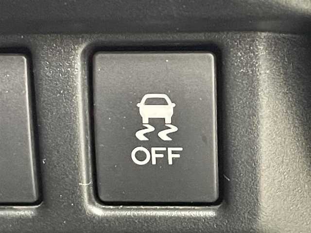 スバル インプレッサ スポーツ 1．6i－Lアイサイト 福島県 2017(平29)年 5.4万km 黒 アイサイト/・衝突被害軽減ブレーキ/・全車速追従機能付きクルーズコントロール/・車線逸脱抑制/・後方誤発進抑制制御/社外HDDナビ/・フルセグTV/BT/CD/DVD/FM/AM/・バックカメラ/・ETC/革巻きステアリング/・ステアリングスイッチ/・パドルシフト/プッシュスタート/・スマートキー/LEDヘッドライト/・フォグランプ/・オートライト/・ヘッドライトレベライザー/MTモード付AT/アイドリングストップ/純正フロアマット