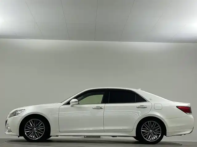トヨタ クラウン アスリート S 埼玉県 2014(平26)年 6.2万km ホワイトパールクリスタルシャイン 純正８型ナビ　フルセグＴＶ　バックカメラ　ＥＴＣ　ドライブレコーダー　Ｂｌｕｅｔｏｏｔｈ　クルーズコントロール　ＭＴモード付ＡＴ　純正フロアマット　パワーシート　ＨＩＤヘッドライト　スペアキー