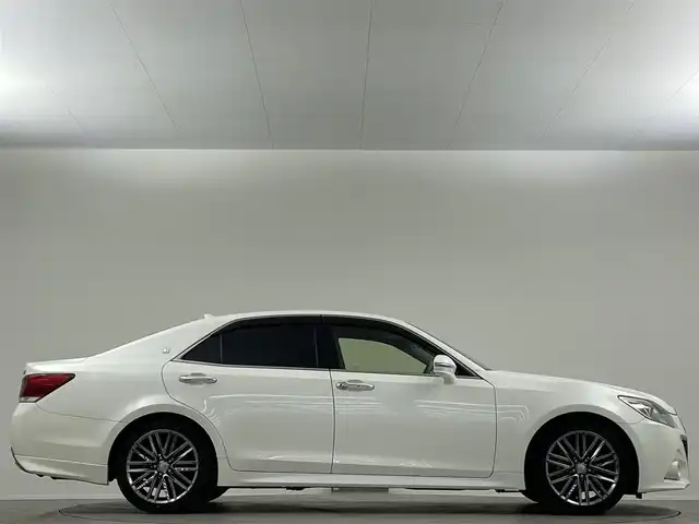 トヨタ クラウン アスリート S 埼玉県 2014(平26)年 6.2万km ホワイトパールクリスタルシャイン 純正８型ナビ　フルセグＴＶ　バックカメラ　ＥＴＣ　ドライブレコーダー　Ｂｌｕｅｔｏｏｔｈ　クルーズコントロール　ＭＴモード付ＡＴ　純正フロアマット　パワーシート　ＨＩＤヘッドライト　スペアキー
