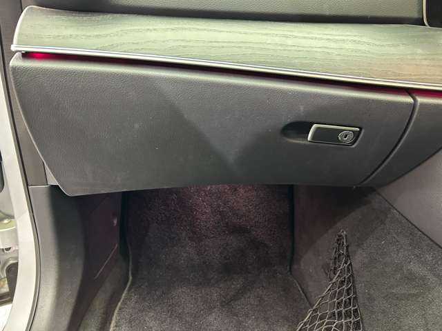 メルセデス・ベンツ Ｅ２２０ｄ 4マチック オールT ローレウスED 千葉県 2020(令2)年 5.3万km イリジウムシルバー パノラマＳＲ　/革シート　/Ｂｕｒｍｅｓｔｅｒサウンド　/ＡＣＣ　/ＨＵＤ　/ナビ　/ＴＶ　/３６０°　/Ｂｌｕｅｔｏｏｔｈ接続　/シートＨ　/ベンチレーション　/電動リアゲート　　/衝突軽減Ｂ　/ＢＳＭ　/ＬＫＡ　/１オーナー