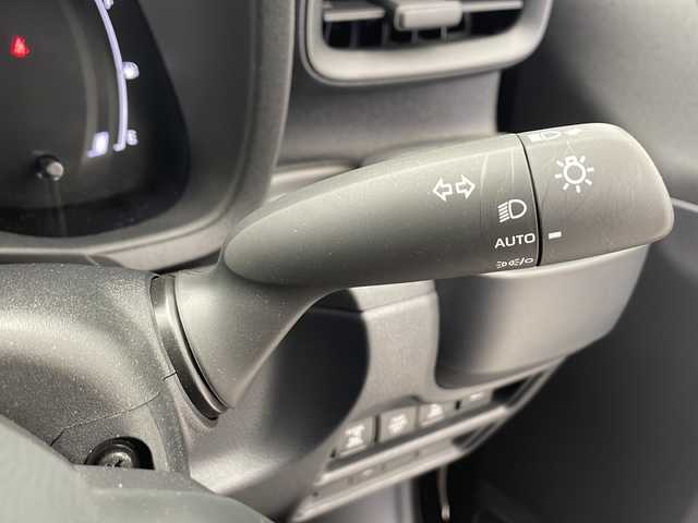 トヨタ シエンタ ハイブリッド Z 千葉県 2022(令4)年 0.8万km ダークグレー 10.5インチ純正ナビ/(FM/AM/Bluetooth/Miracast/フルセグTV)/アドバンストパーク/パノラミックビューモニター/パーキングサポートブレーキ/レーンディパーチャーアラート/ブラインドスポットモニター/クリアランスソナー/リヤクロストラフィックアラート/リヤカメラディテクション/ロードサインアシスト/プロアクティブドライビングアシスト/両側パワースライドドア/ビルトインETC/社外ルーフキャリア/Ｍｉｒａｃａｓｔ/ステアリングリモコン/社外デジタルセンターミラー/Ｔコネクト/テレビキャンセラー/純正リアスポイラー/ブラインドスポットモニター/カーボン調ドアノブカバー/ＵＳＢ充電/タイプＣ充電/100Ｖ充電/ドライブレコーダー/オートハイビーム/レーンキープアシスト