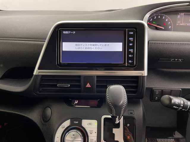 トヨタ シエンタ G グランパー 鹿児島県 2020(令2)年 2.6万km ベージュ 純正7型SDナビ/(AM/FM/CD/DVD/Bluetooth/フルセグ)/パノラミックビューモニター/両側パワースライドドア/ビルトインETC/トヨタセーフティーセンス/・プリクラッシュセーフティ/・レーンディパーチャーアラート/・オートハイビーム/・パーキングサポートブレーキ/・レーンキープアシスト/・先行車発進お知らせ機能/・インテリジェントクリアランスソナー/横滑り防止装置/前席シートヒーター/ステアリングヒーター/純正フロアマット/オートライト/LEDヘッドライト/フォグライト/スマートキー/プッシュスタート