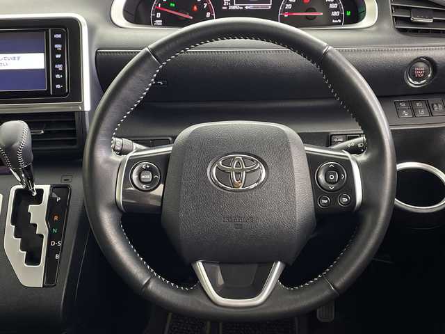 トヨタ シエンタ G グランパー 鹿児島県 2020(令2)年 2.6万km ベージュ 純正7型SDナビ/(AM/FM/CD/DVD/Bluetooth/フルセグ)/パノラミックビューモニター/両側パワースライドドア/ビルトインETC/トヨタセーフティーセンス/・プリクラッシュセーフティ/・レーンディパーチャーアラート/・オートハイビーム/・パーキングサポートブレーキ/・レーンキープアシスト/・先行車発進お知らせ機能/・インテリジェントクリアランスソナー/横滑り防止装置/前席シートヒーター/ステアリングヒーター/純正フロアマット/オートライト/LEDヘッドライト/フォグライト/スマートキー/プッシュスタート