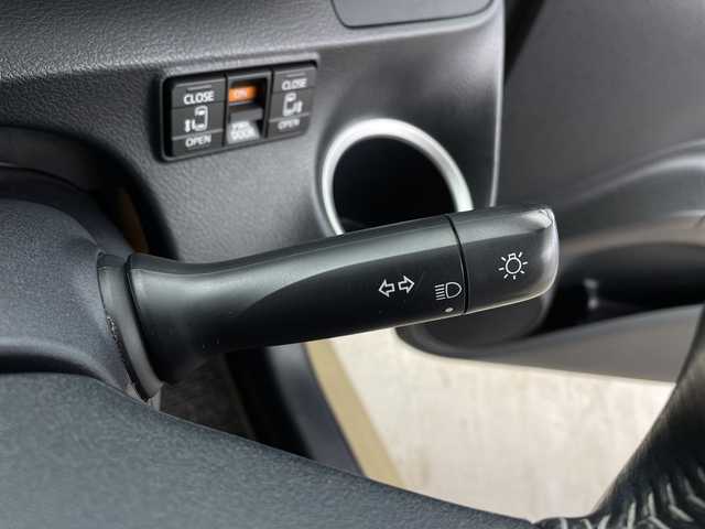 トヨタ シエンタ G グランパー 鹿児島県 2020(令2)年 2.6万km ベージュ 純正7型SDナビ/(AM/FM/CD/DVD/Bluetooth/フルセグ)/パノラミックビューモニター/両側パワースライドドア/ビルトインETC/トヨタセーフティーセンス/・プリクラッシュセーフティ/・レーンディパーチャーアラート/・オートハイビーム/・パーキングサポートブレーキ/・レーンキープアシスト/・先行車発進お知らせ機能/・インテリジェントクリアランスソナー/横滑り防止装置/前席シートヒーター/ステアリングヒーター/純正フロアマット/オートライト/LEDヘッドライト/フォグライト/スマートキー/プッシュスタート