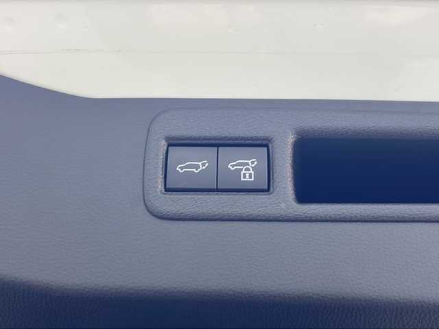 トヨタ ハリアー ハイブリッド Z レザーパッケージ 秋田県 2021(令3)年 5.9万km ホワイトパールクリスタルシャイン ４WD/純正メモリナビ(Bluetooth/フルセグ)/ETC2.0/クルーズコントロール/レーンキープアシスト/前後コーナーセンサー/前席パワーシート/前後ドライブレコーダー/パワーバックドア/純正AW/デジタルインナーミラー/JBLプレミアムサウンド/ステアリングリモコン/トヨタセーフティー/ステアリングヒーター/オートマチックハイビーム/LEDヘッドライト/スマートキー/スペアキー