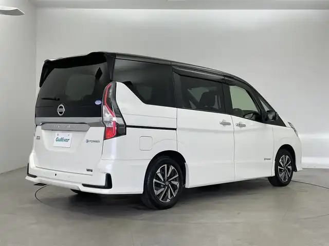 日産 セレナ e－パワー ハイウェイスター V 埼玉県 2021(令3)年 5.6万km ブリリアントホワイトパール 2トーン プロパイロット　純正９インチナビ　フリップダウンモニター　アラウンドビューモニター　ＢＳＭ　ビルトインＥＴＣ　ドライブレコーダー　レーダークルーズコントロール　デジタルインナーミラー　シートヒーター