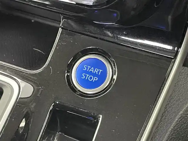 日産 セレナ e－パワー ハイウェイスター V 埼玉県 2021(令3)年 5.6万km ブリリアントホワイトパール 2トーン プロパイロット　純正９インチナビ　フリップダウンモニター　アラウンドビューモニター　ＢＳＭ　ビルトインＥＴＣ　ドライブレコーダー　レーダークルーズコントロール　デジタルインナーミラー　シートヒーター