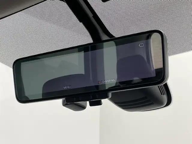 日産 セレナ e－パワー ハイウェイスター V 埼玉県 2021(令3)年 5.6万km ブリリアントホワイトパール 2トーン プロパイロット　純正９インチナビ　フリップダウンモニター　アラウンドビューモニター　ＢＳＭ　ビルトインＥＴＣ　ドライブレコーダー　レーダークルーズコントロール　デジタルインナーミラー　シートヒーター