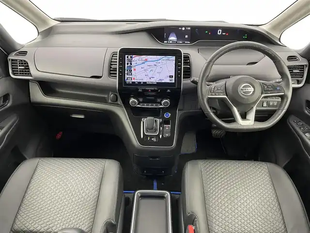 日産 セレナ e－パワー ハイウェイスター V 埼玉県 2021(令3)年 5.6万km ブリリアントホワイトパール 2トーン プロパイロット　純正９インチナビ　フリップダウンモニター　アラウンドビューモニター　ＢＳＭ　ビルトインＥＴＣ　ドライブレコーダー　レーダークルーズコントロール　デジタルインナーミラー　シートヒーター