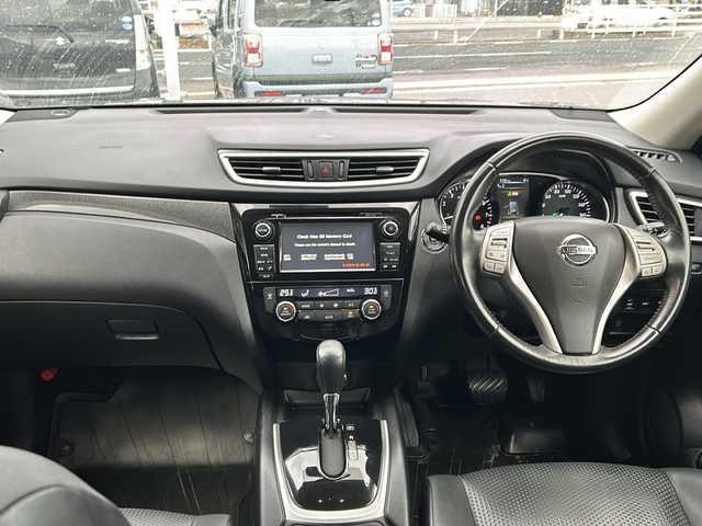 日産 エクストレイル 20Xt エマージェンシーブレーキ 鳥取県 2016(平28)年 8万km ダイヤモンドブラック エマージェンシーブレーキ/４WD/7人乗り/メーカーナビ/・フルセグ/CD/DVD/アラウンドビューモニター/スマートキー/プッシュスタート/ETC/カプロンシート/シートヒーター/ルーフレール/パワーバックドア/純正17AW/LEDヘッドライト/オートライト/Wエアバック